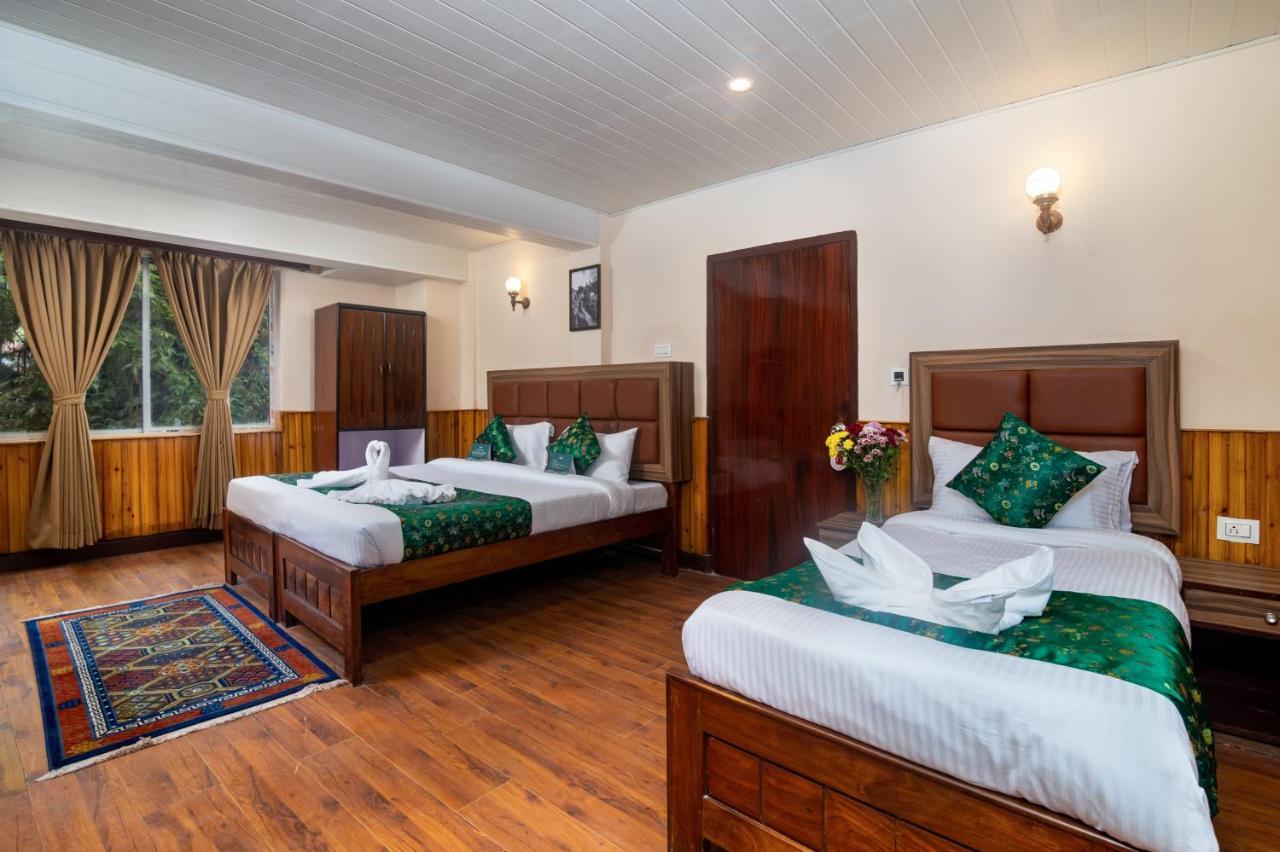 Muscatel Roma - 400 Mts From Mall Road Дарджилинг Екстериор снимка