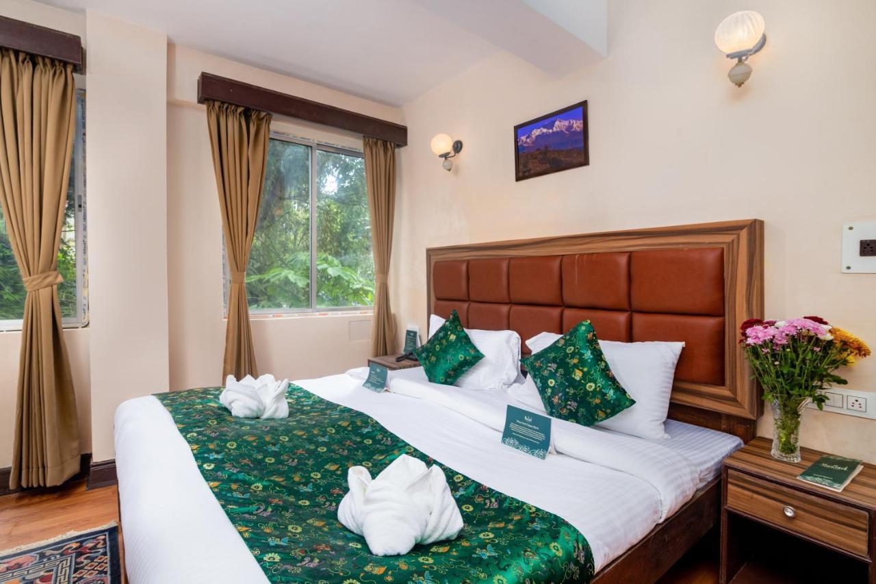 Muscatel Roma - 400 Mts From Mall Road Дарджилинг Екстериор снимка
