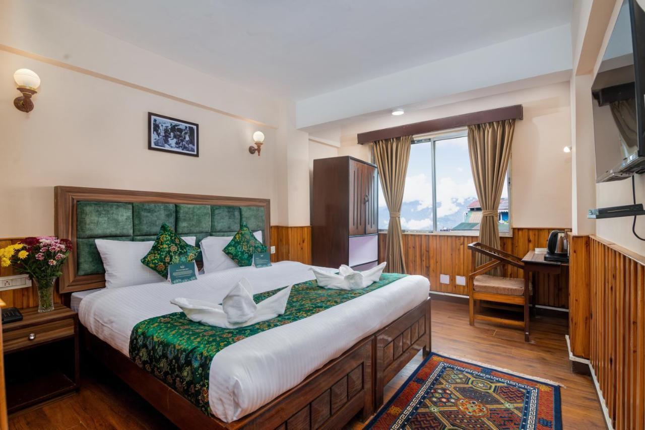Muscatel Roma - 400 Mts From Mall Road Дарджилинг Екстериор снимка