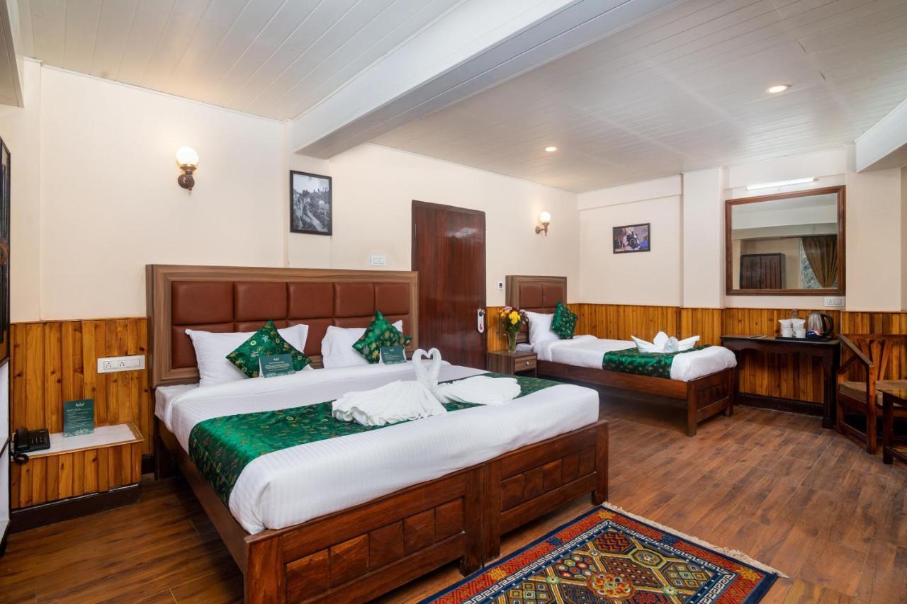 Muscatel Roma - 400 Mts From Mall Road Дарджилинг Екстериор снимка