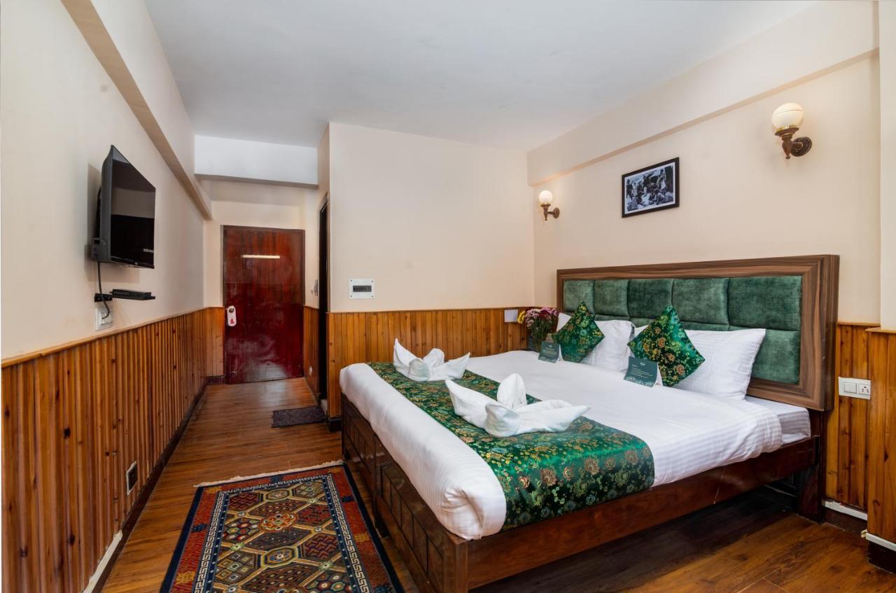 Muscatel Roma - 400 Mts From Mall Road Дарджилинг Екстериор снимка